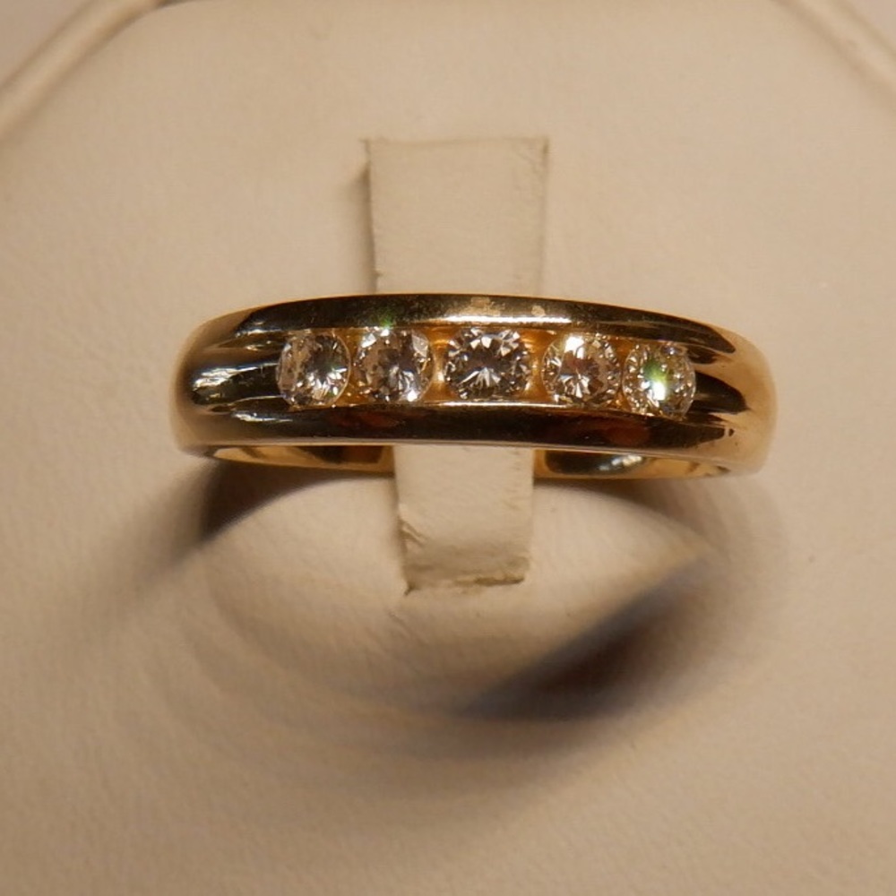 14k yellow gold diamonds wedding band - Picture 1 of 3